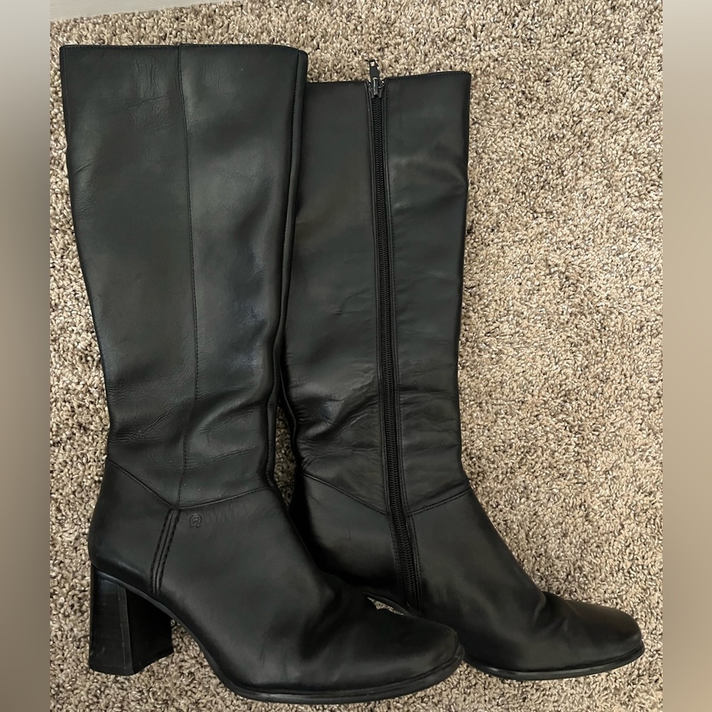 Etienne Aigner leather boots - block heel - women size 8